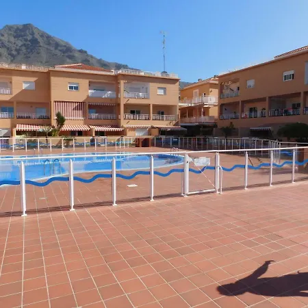 Brisas Del Mar Apartment