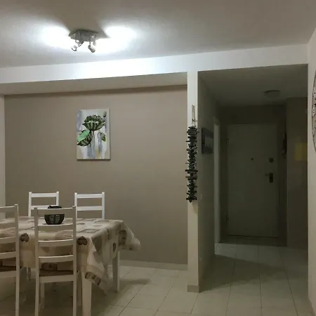 Brisas Del Mar Apartment *